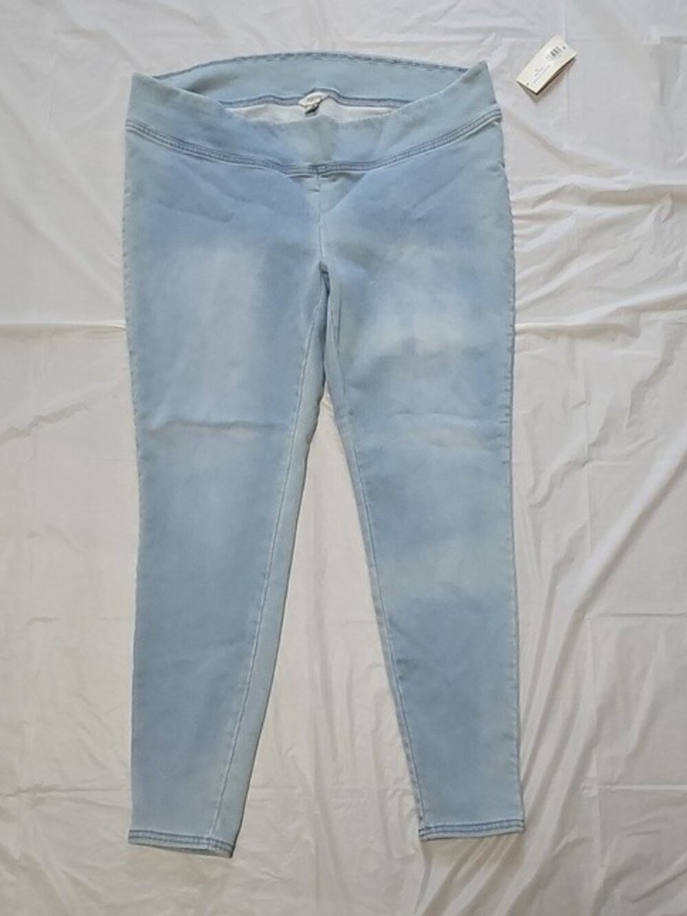 Destination Maternity Jegging Size XL Under Belly Fit Light Wash New